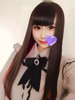 乙葉ぽめ