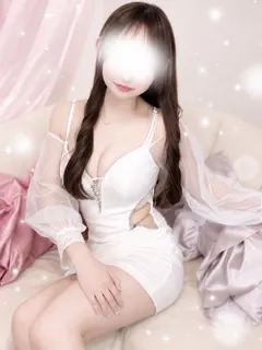 美波 れいら
