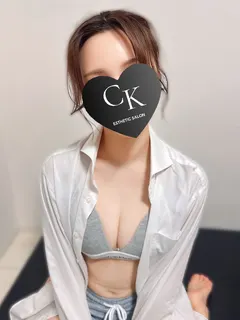 つきは