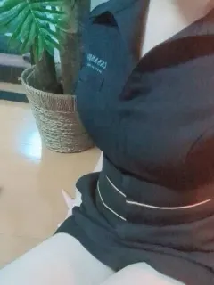 横井ひな