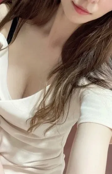 華咲 れみ(7Dream Este)の公式プロフィール写真
