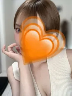 緋色ゆい