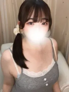 瀬奈ゆゆ