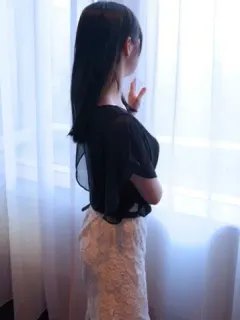 三花えれな