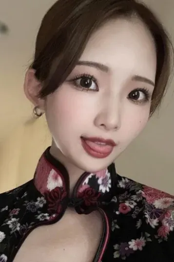 清水りり(NEW+PLUS)の公式プロフィール写真