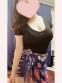 椿 まひな