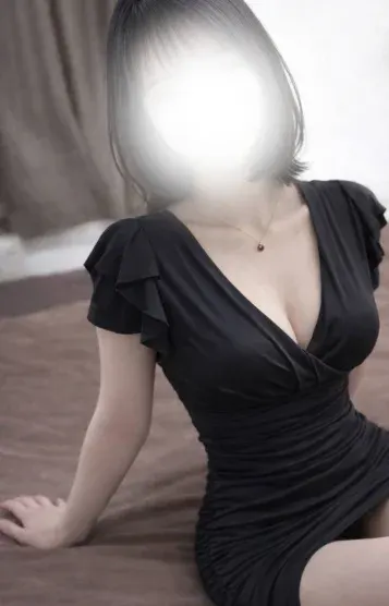 三上さき(鼠経部琳派専門店 豪華絢爛)の公式プロフィール写真