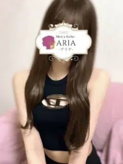 烏める