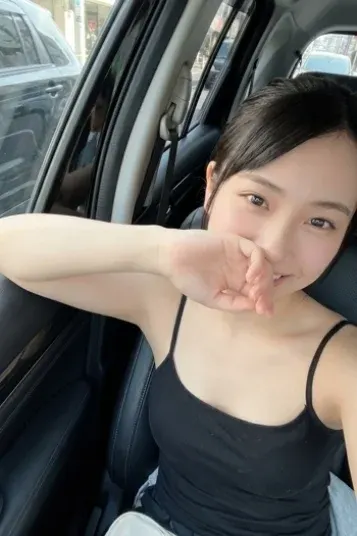 浅田あかり(The ROYAL CLASS)の公式プロフィール写真