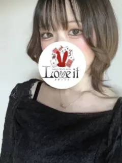 夢眠なづ