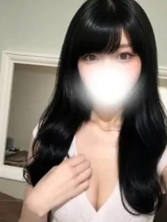 雪平ななみ