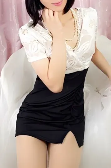 真凛(HERMINE-エルミネ-)の公式プロフィール写真