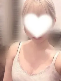 鳴海らら