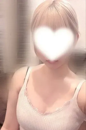 鳴海らら(FEVER)の公式プロフィール写真