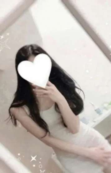 山下 美麗(Pure White)の公式プロフィール写真