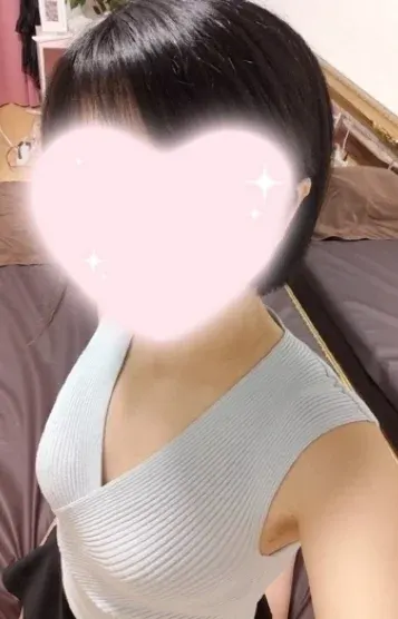 篠田しのだ(乃木坂なミセスたち)の公式プロフィール写真