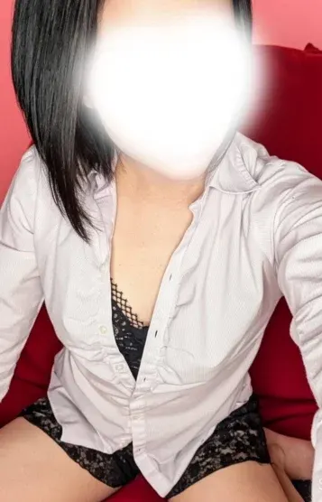 新人りおん《密着(AromaReveur)の公式プロフィール写真