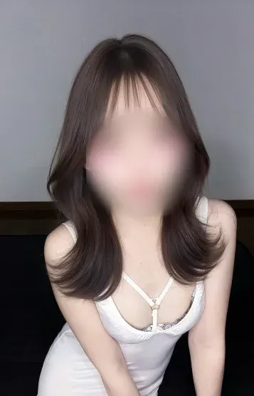 新人ゆら(~ティアラ~)の公式プロフィール写真