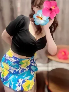 仲吉りあ