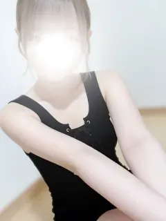 板倉 ひな
