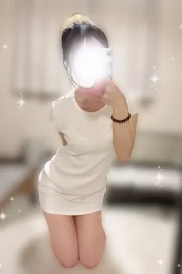ひな(999~スリーナイン~)の公式プロフィール写真