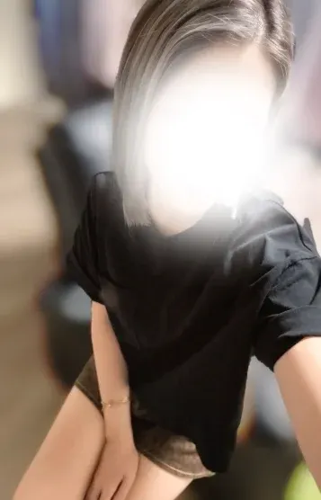 伊織さら(THE SILHOUETTE)の公式プロフィール写真