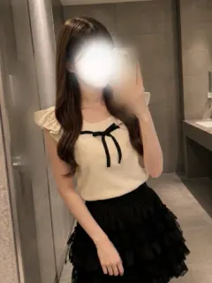 白咲あみな