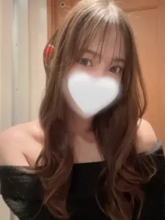 つきな