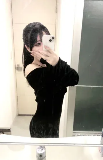 朝倉みなみ(Amoureux)の公式プロフィール写真