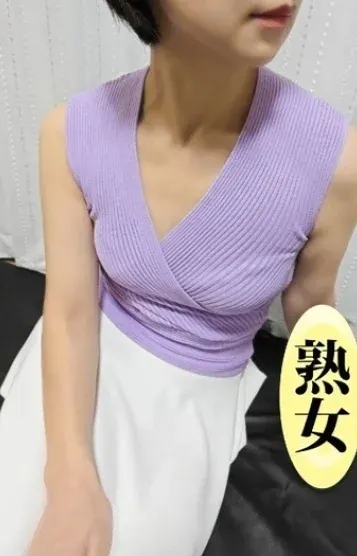 青山りん(ミセスの館)の公式プロフィール写真