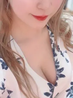 芹沢まみ