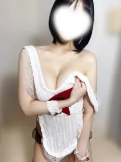 望月なぎ