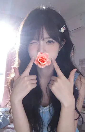 ルリ(美少女)の公式プロフィール写真