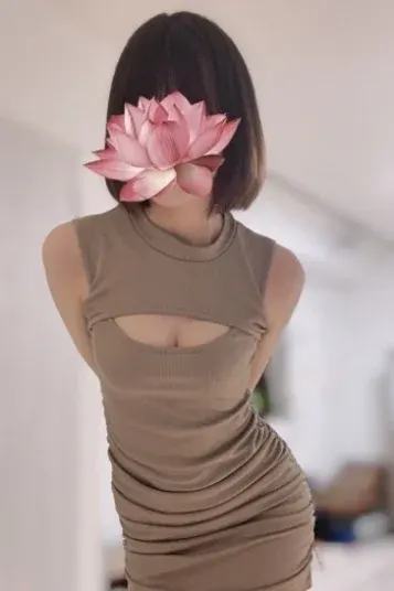 柊ましろ(Aroma chelone (ケローネ))の公式プロフィール写真