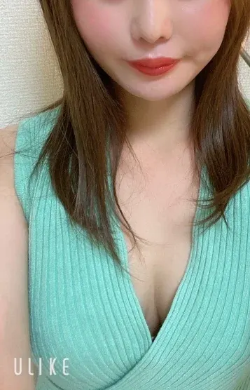 瞳『NEW』(出張型高級メンエス『博多 極孃』)の公式プロフィール写真