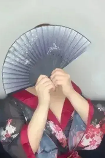あやこ(月詠-ツクヨミ-)の公式プロフィール写真
