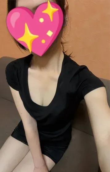 カレン(CREA クレア)の公式プロフィール写真