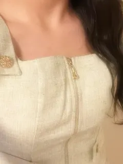 新人 りさ