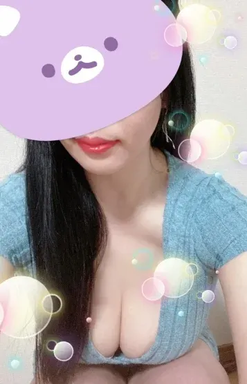 まゆ(R40 アールフォーティー)の公式プロフィール写真