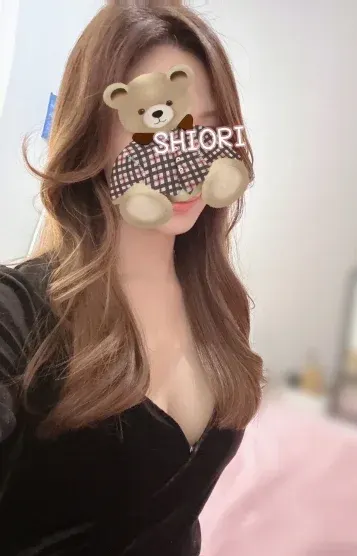 日高しおり(G9/グランブッカ)の公式プロフィール写真